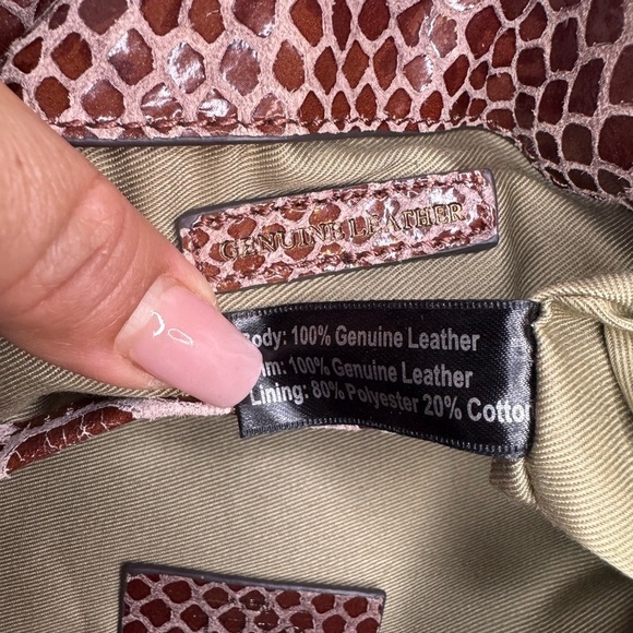 G.I.L.I.Snake Fringe Stirrup Shoulder Red/Brown Patent Suede Bag. - Picture 14 of 14